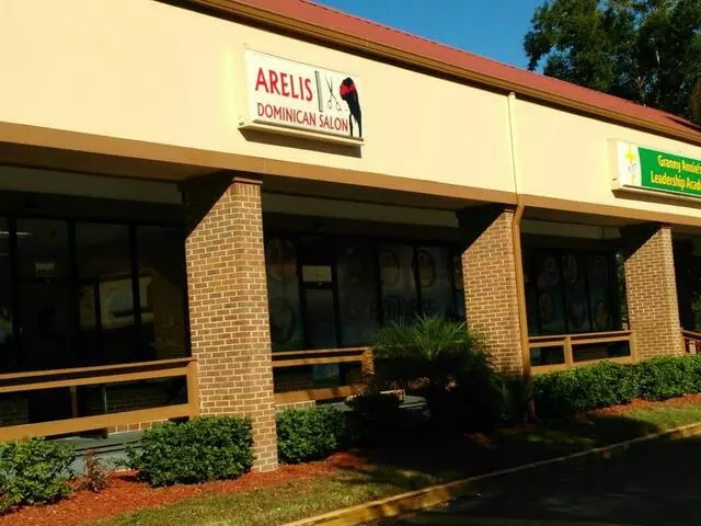 Arelis Dominican Salon