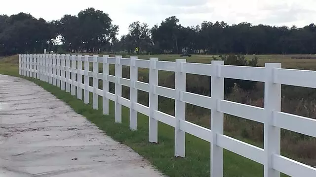 Straight-Up Fence