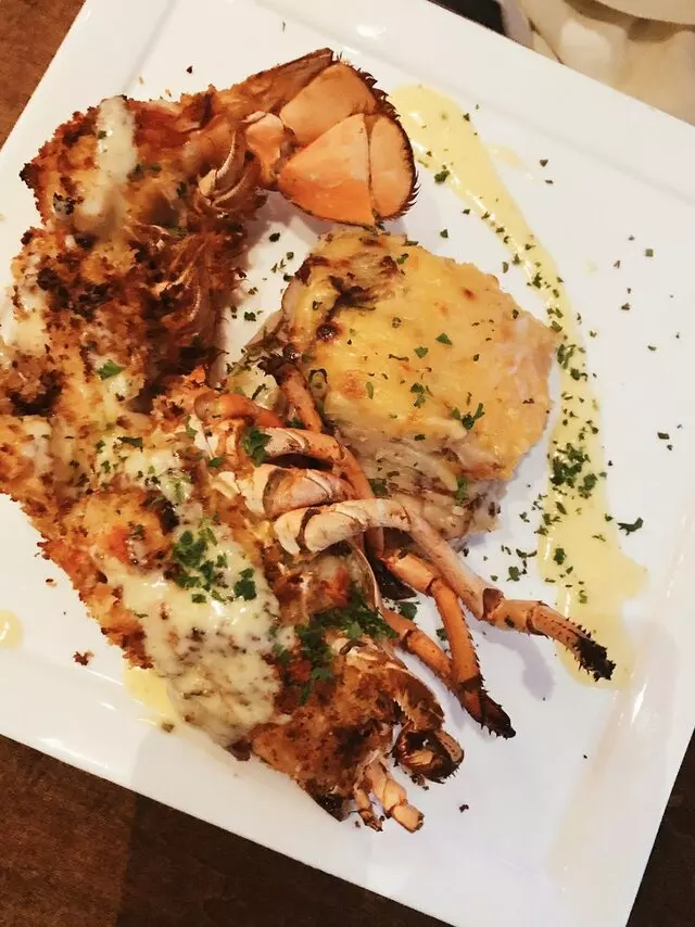 deep blu Seafood Grille