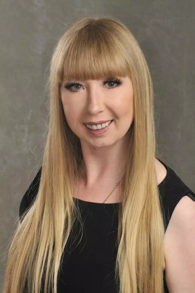 Edward Jones - Financial Advisor: Lana Light
