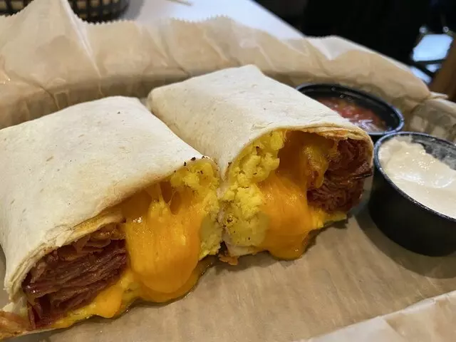 Farmair’s Bar & Bites