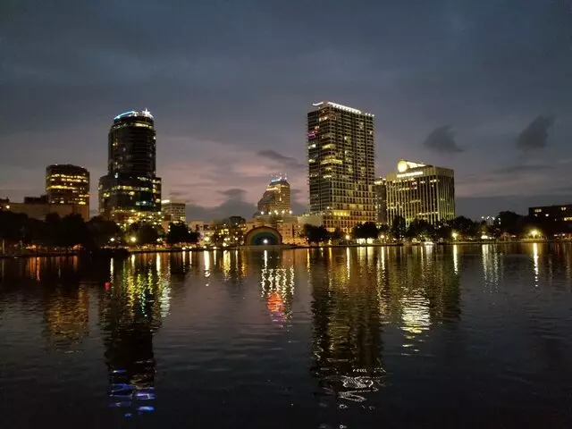 Lake Eola Park