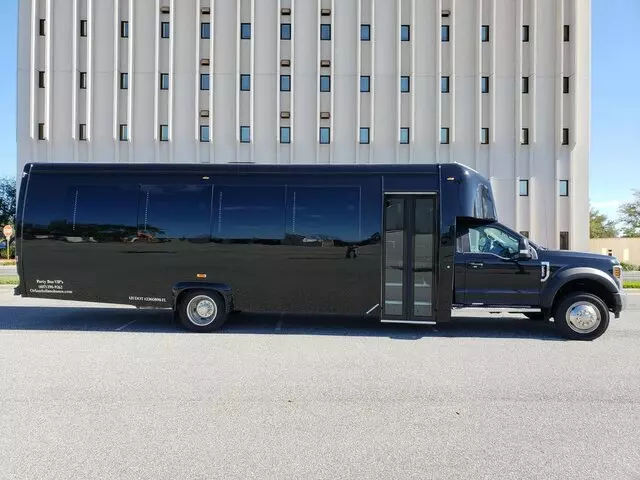 Party Bus VIP&apos;s