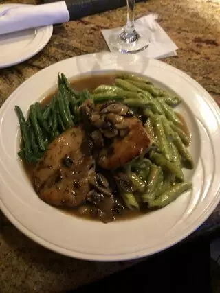 Cricket's Bar & Grill