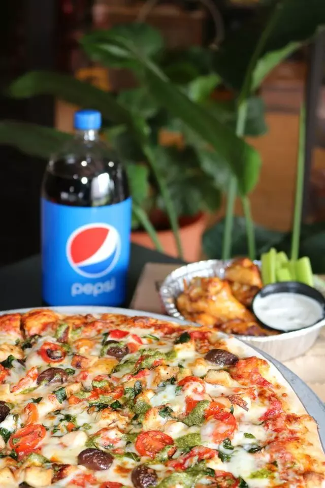 Alberto's Pizzeria