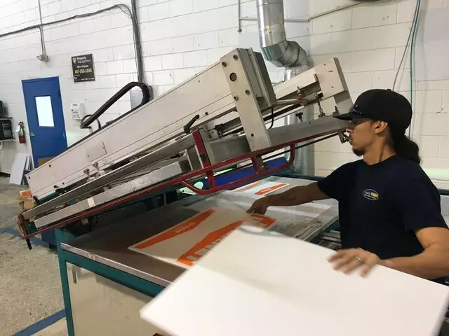 Delivery Signs