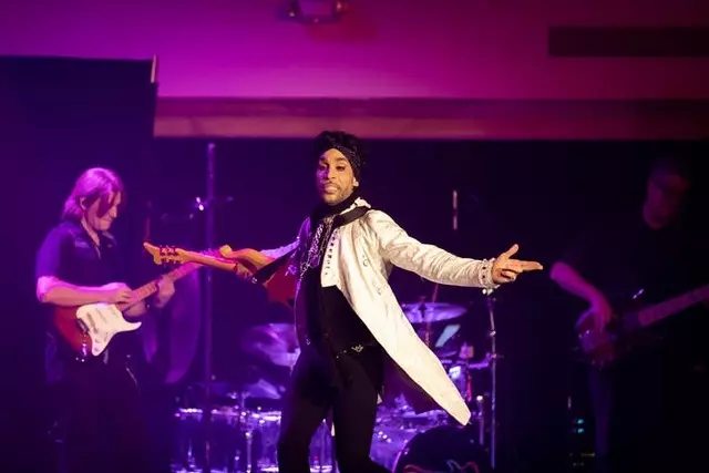 ROCK Dinner Show