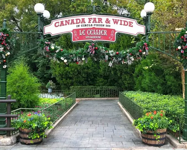 Canada Far and Wide in Circle-Vision 360