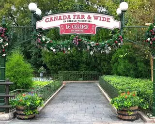 Canada Far and Wide in Circle-Vision 360