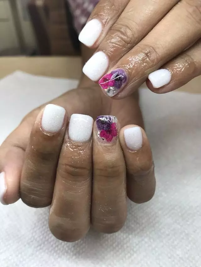 Aury’s Royal Nails and Spa