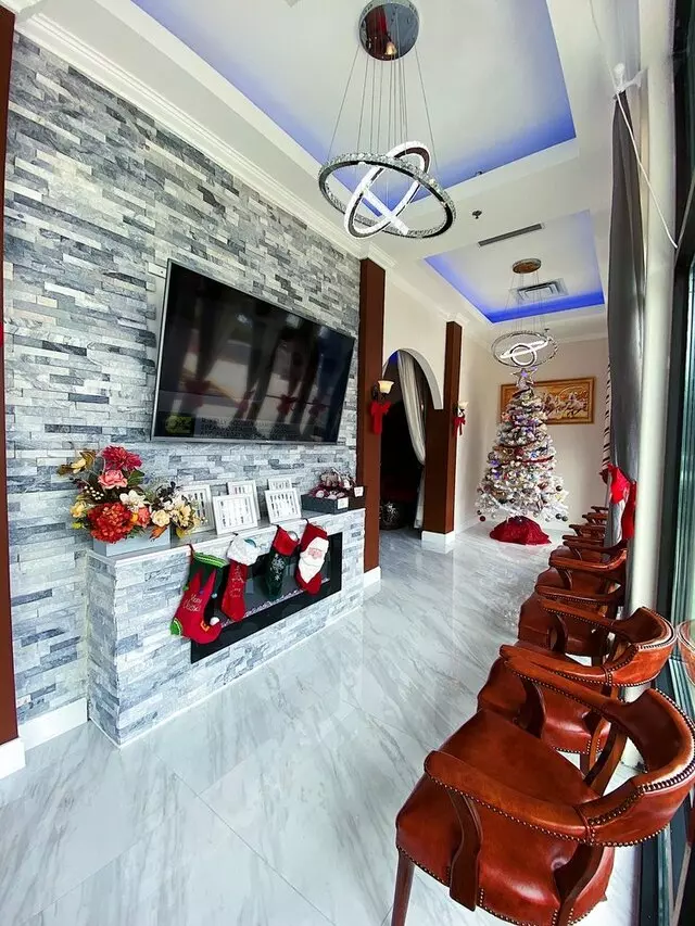 Lee Nails And Salon