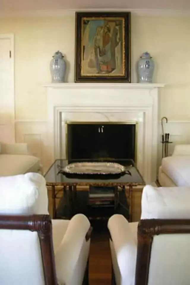 A Gilded Frame & RCS Interiors