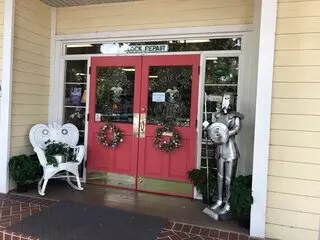 Apple Core Antiques & Gifts