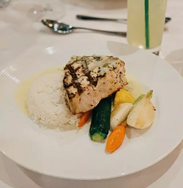 Russell&apos;s on Lake Ivanhoe