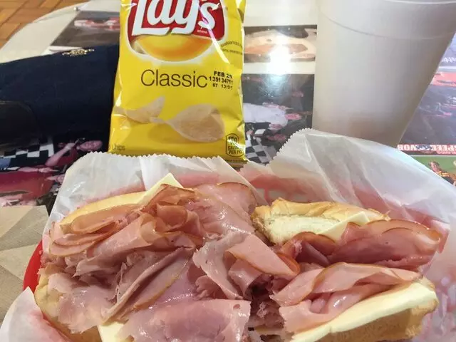 Art’s Sandwich Shop