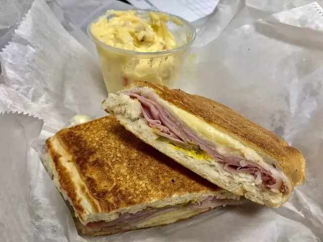 Art’s Sandwich Shop