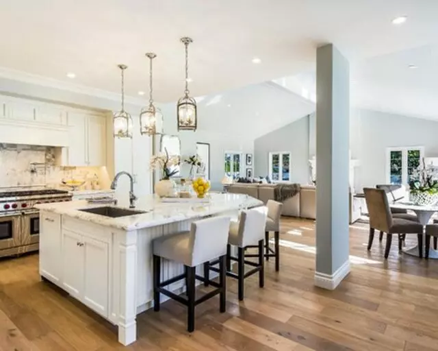 Alexandra Marchan - Carrington Real Estate