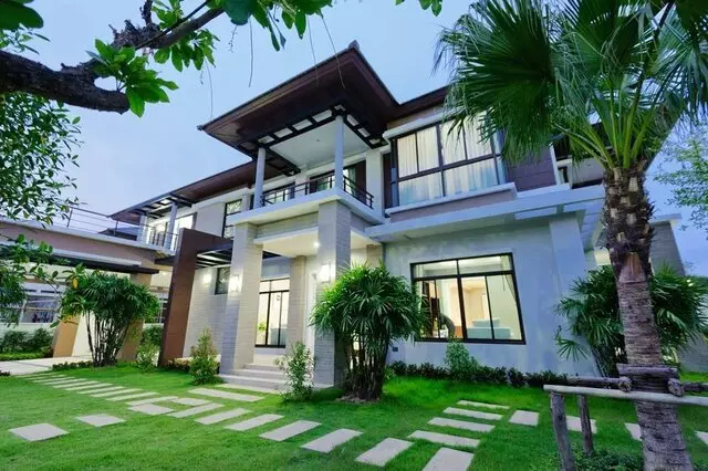 Alexandra Marchan - Carrington Real Estate