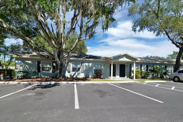 Avesta Forest Oaks