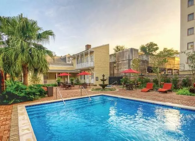 Avenue Plaza Resort