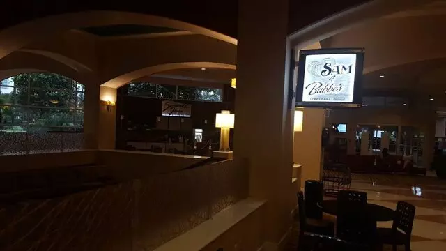 Sam & Bubbe&apos;s Lobby Bar & Lounge