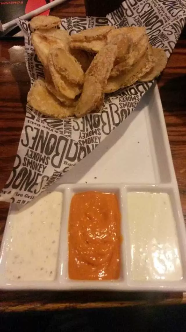 Smokey Bones Bar & Fire Grill