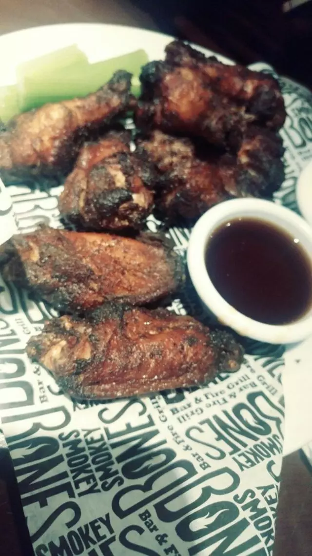 Smokey Bones Bar & Fire Grill