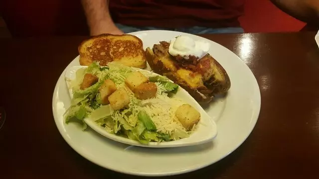 Smokey Bones Bar & Fire Grill