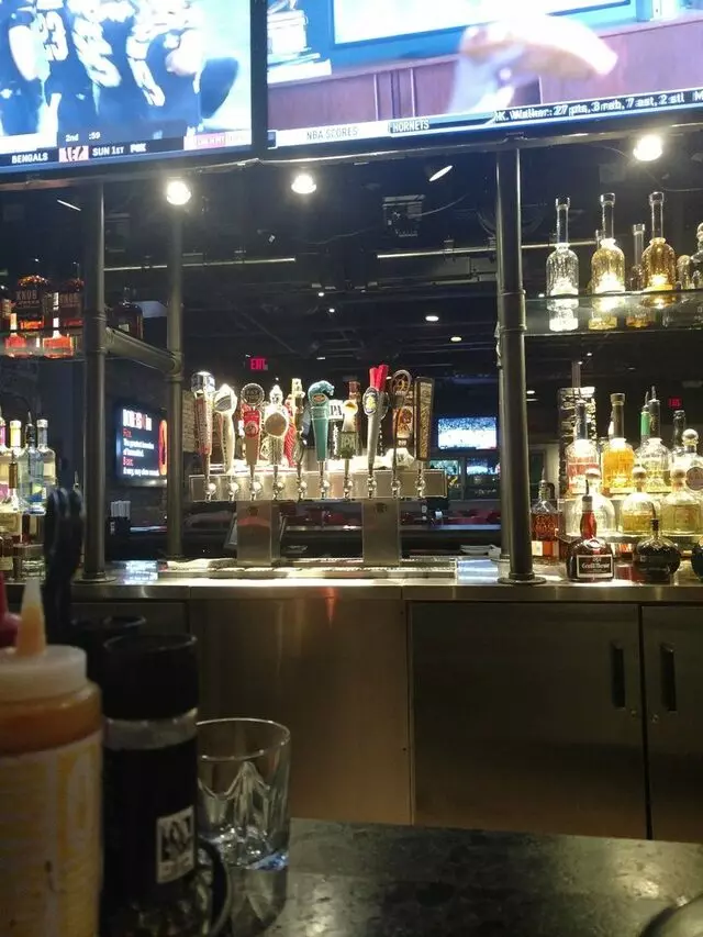 Smokey Bones Bar & Fire Grill