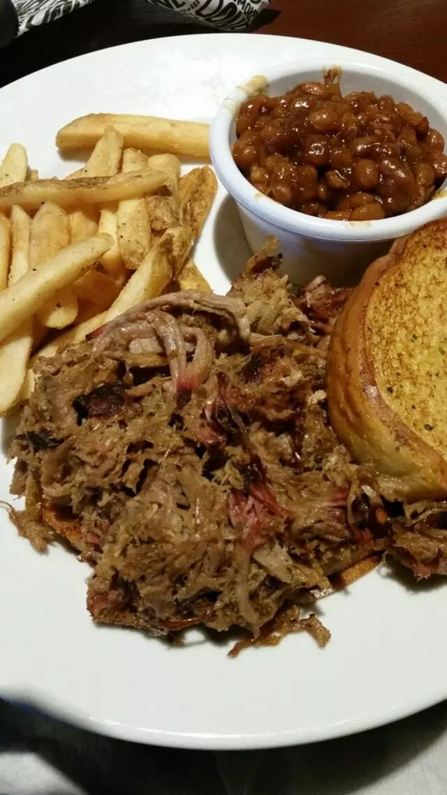 Smokey Bones Bar & Fire Grill