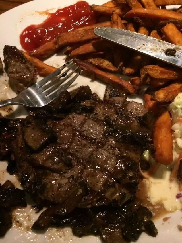 Smokey Bones Bar & Fire Grill