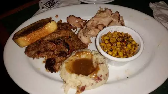 Smokey Bones Bar & Fire Grill