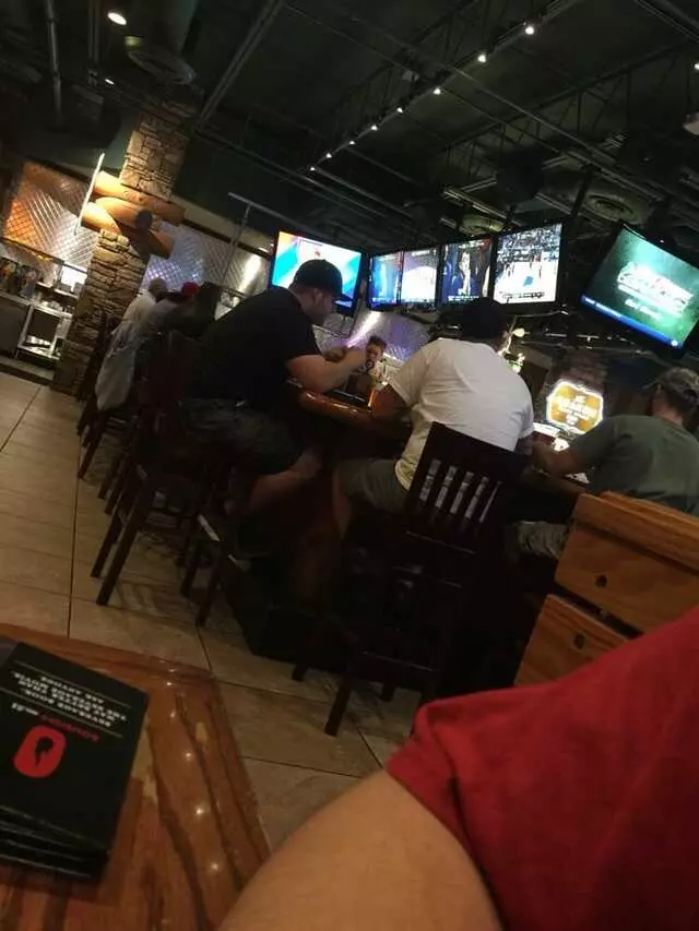 Smokey Bones Bar & Fire Grill