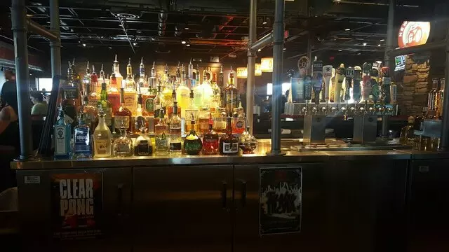 Smokey Bones Bar & Fire Grill