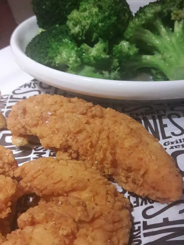 Smokey Bones Bar & Fire Grill