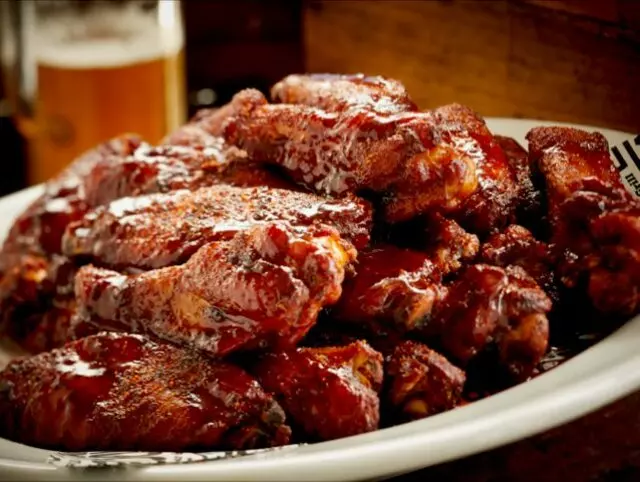 Smokey Bones Bar & Fire Grill