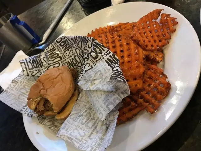 Smokey Bones Bar & Fire Grill