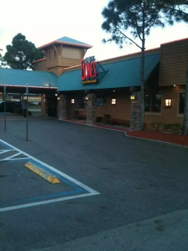 Smokey Bones Bar & Fire Grill