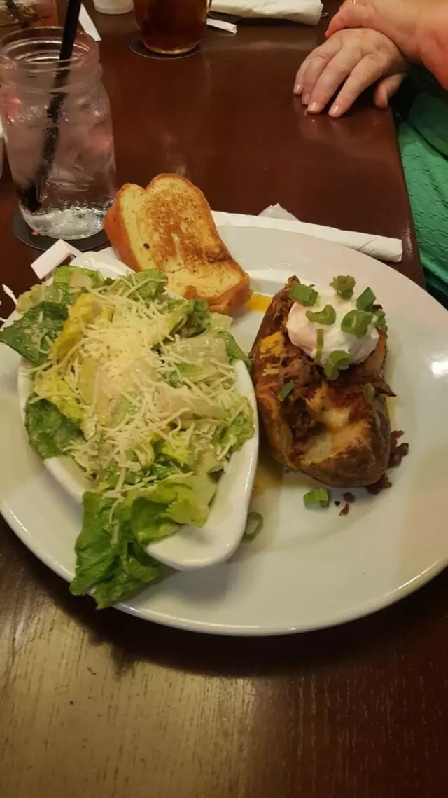 Smokey Bones Bar & Fire Grill