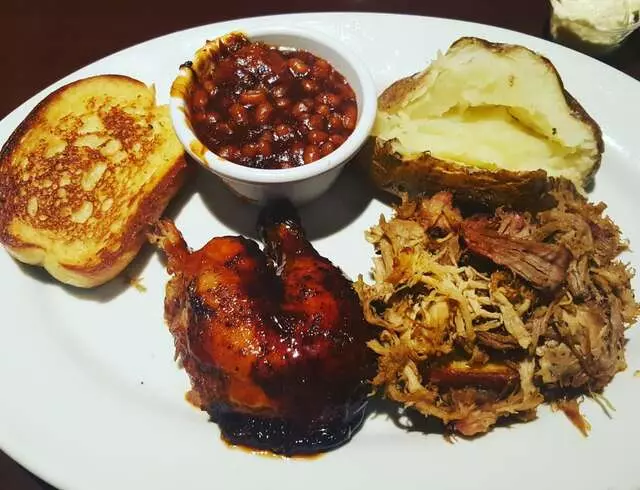 Smokey Bones Bar & Fire Grill