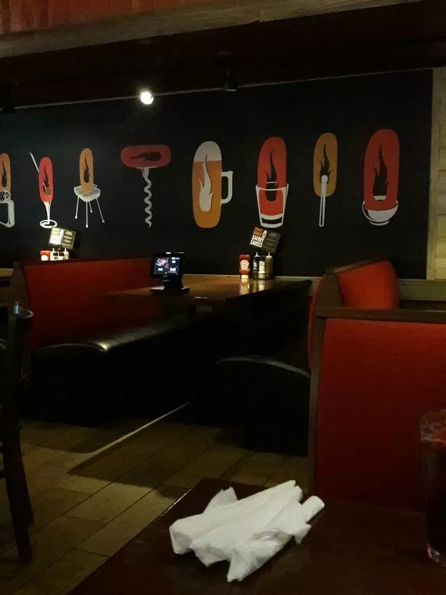Smokey Bones Bar & Fire Grill