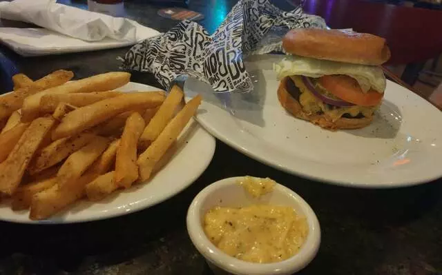 Smokey Bones Bar & Fire Grill