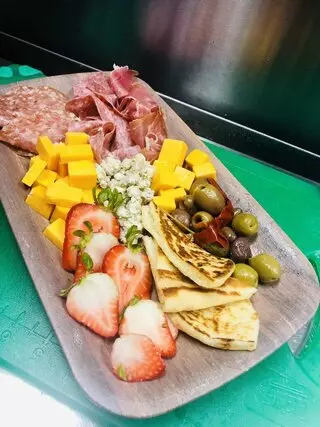 534 Scratch kitchen