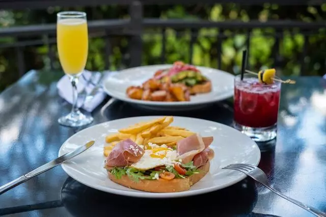 Osphere Neighborhood Grill and Bar