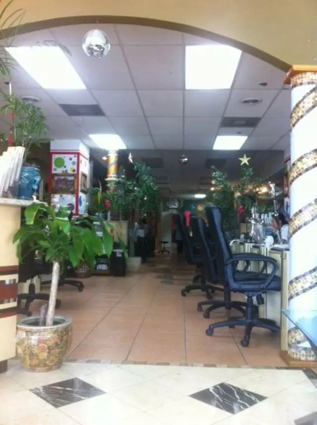 AB Nails Salon
