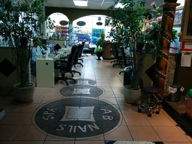 AB Nails Salon