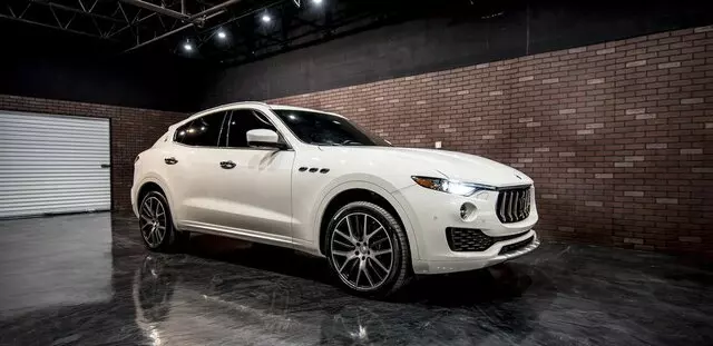 LuxoCarz