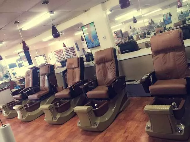 1st VN nails & spa
